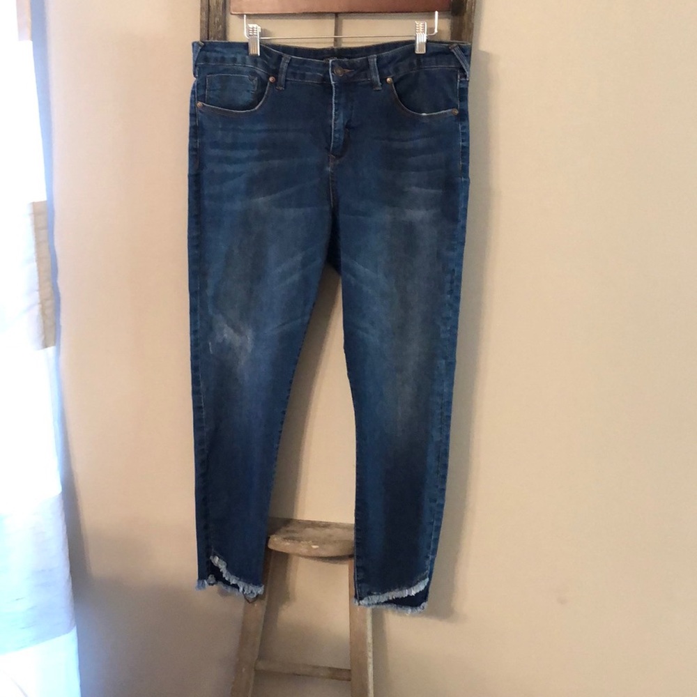 Signature Studio medium dark wash jeans
